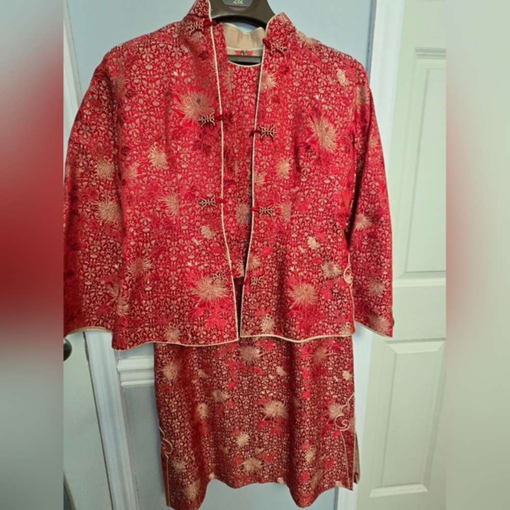 Vintage Silk Red & Gold Hand-Tailored Dress and Jacket Size 4 to 6 (approx)